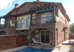 Bazén v ubytovaní Casa La Luna Cambrils alebo v jeho blízkosti