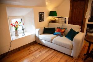 Cosy Apartment/ Explore The Area/Enjoy our Pub的休息区