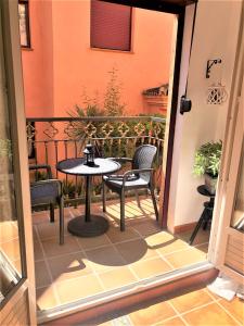 Fotografie z fotogalerie ubytování Deluxe 2 bedroom Golf Apartment Puerto Banus Marbella 12 Minutes Away by G00gIeMaps v destinaci Estepona