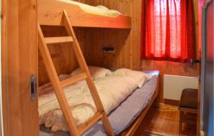 Poschodová posteľ alebo postele v izbe v ubytovaní Amazing Home In Hurdal With Kitchen