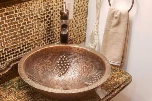 Bagno di Stylish Suite Tampa Minutes to Hard Rock Casino