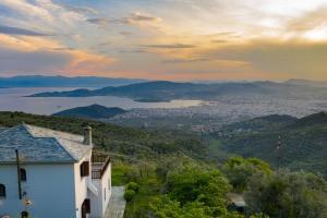 Fotografia z galérie ubytovania Pelion Villa Evzimthea, Secret Paradise amid Woods v destinácii Volos