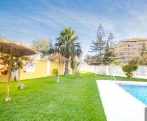 The swimming pool at or close to La duquesa