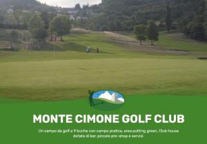 póster de un campo de golf con un club de golf en Hotel Ferro di Cavallo, en Pavullo nel Frignano