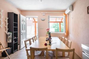 Fotografia z galérie ubytovania Holiday home Goranka v destinácii Zmijavci