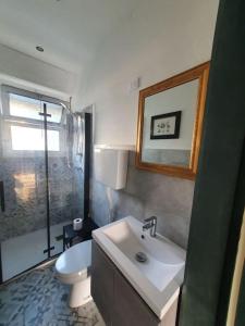 Ванная комната в MoLo - residenza con accesso diretto al lago