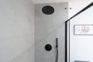 A bathroom at Chueca Jacuzzi