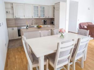 Kuchyňa alebo kuchynka v ubytovaní Holiday Home J&D No 2 + 17 fotografií