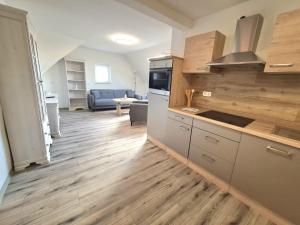 Een keuken of kitchenette bij Ferienwohnung zur Burg