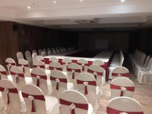 Istumisnurk majutusasutuses Enrise By Sayaji Ahmednagar