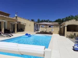 Piscina en o cerca de Authentique mas avec piscine en Provence