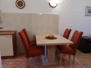 Posedenie v ubytovaní Apartment Makarska City Center + 10 fotografií