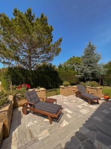 Zahrada ubytování KOUROUTA VILLAS