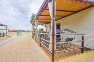 Balkon lub taras w obiekcie Mobile home Dandelion