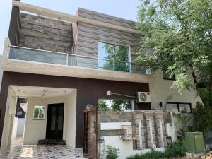 Gallery image of Independent Villa in DHA Phase 6 Lahore Three 3 Bedroom Full House in Lahore