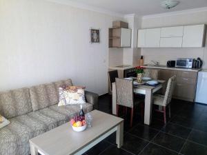 Gallery image of Dolce Vita II Waterfront Breeze Sea View Luxury Apartament in Sveti Vlas