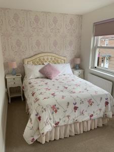 Postel nebo postele na pokoji v ubytování Yew Tree House