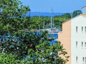 Afbeelding uit fotogalerij van Appartement proche port et mer avec wifi et climatisation in Cap d'Agde