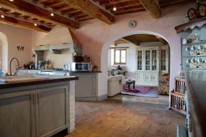 Photo de la galerie de l'établissement Villa Calcina, Beautiful Tuscan Farmhouse, à Pieve Santo Stefano