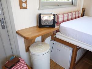 ペンザンスにあるShepherds Hut on Cornish Smallholdingのギャラリーの写真