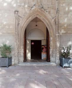 Fotografia z galérie ubytovania Lunaria Annua Coeur Centre-Historique Avignon, à deux pas du Palais, 4-5 personnes Clim Wifi v Avignone