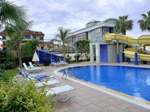 Kolam renang di atau di dekat 2-Room Accommodation in a Luxury Resort