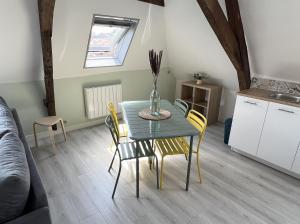 Kuchyňa alebo kuchynka v ubytovaní Appartement Le Saint haut Centre ville à Saint-Omer