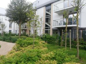 Vonkajšia záhrada v ubytovaní Apartament Dolny Sopot
