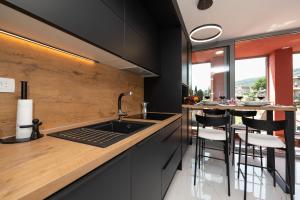 Η κουζίνα ή μικρή κουζίνα στο Stella Exclusive Apartment Center of Opatija +26 φωτογραφίες