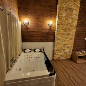Koupelna v ubytování ארואד סוויטס Arwad suites