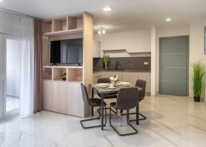 Kuchyňa alebo kuchynka v ubytovaní Apartmani Dalmacija Drage