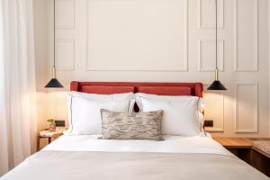Rúm í herbergi á Albi Boutique Hotel - Traveler's Choice 2024