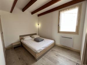 Postel nebo postele na pokoji v ubytování Appartement Dolus-d'Oléron, 2 pièces, 4 personnes - FR-1-246A-129