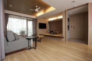 TV a/nebo společenská místnost v ubytování Hotelday Sun Moon Lake + 25 fotografií