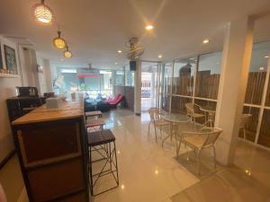 Fotografie z fotogalerie ubytování NITRO HOUSE Hostel v Ko Tao + 18 fotografií
