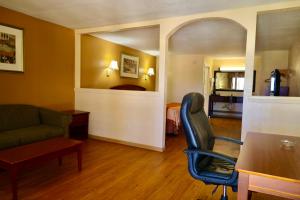 Posezení v ubytování Regency Inn & Suites