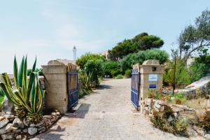 Ogród w obiekcie Villa Tina ai Piedi del Faro di Leuca