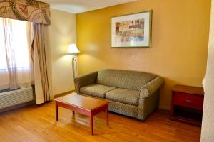 Posezení v ubytování Regency Inn & Suites