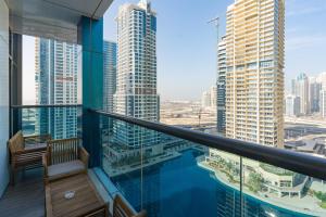 Gallery image of ATRIA - Luxury 2 Bed - FAST WIFI - Lake Views in Dubai