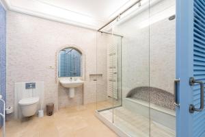 A bathroom at Villa Lumb