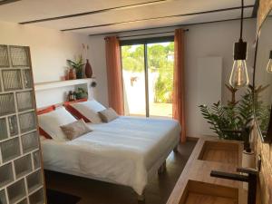 Zdjęcie z galerii obiektu L'épique, le gîte romantique d'exception w mieście Fons-outre-Gardon