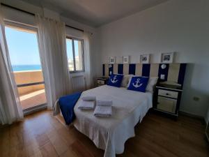 Posteľ alebo postele v izbe v ubytovaní G&G Benalbeach Bil Bil Views