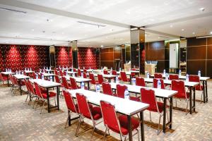 Gallery image of Empress Hotel Makassar City Center by LIFE in Makassar