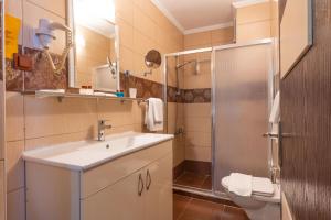 Ванная комната в Hotel Karacam