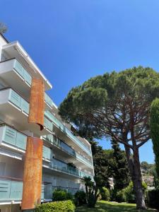 Foto dalla galleria di Superbe studio lumineux sur Cannes avec terrasse ! à quelques minutes de la célèbre rue d'Antibes ! a Cannes