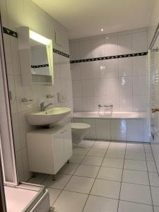 Ett badrum på Le Chalet Rosat Apartment 25