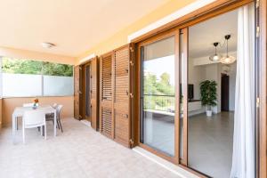 Galería fotográfica de Calipso Big APT with Sea View, Parking & Pool en Taormina