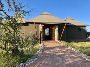 オカウクエジョにあるEtosha Oberland Lodgeのギャラリーの写真