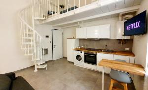 A kitchen or kitchenette at ALmare - Nice & Easy