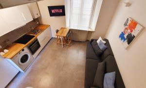 A kitchen or kitchenette at ALmare - Nice & Easy